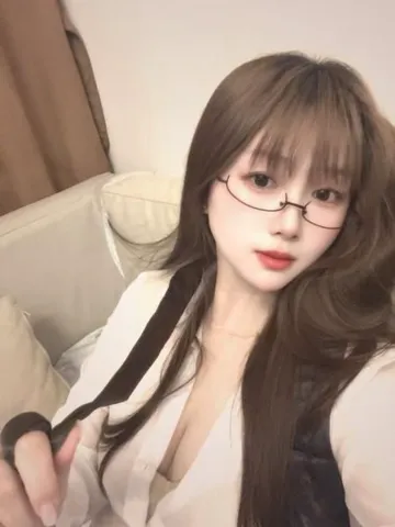 丰臀颜值小姐姐