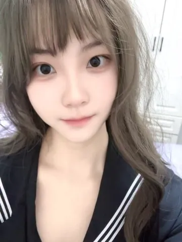 风骚巨臀萌妹子 照片2