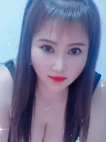 温柔大奶御姐安娜 照片4