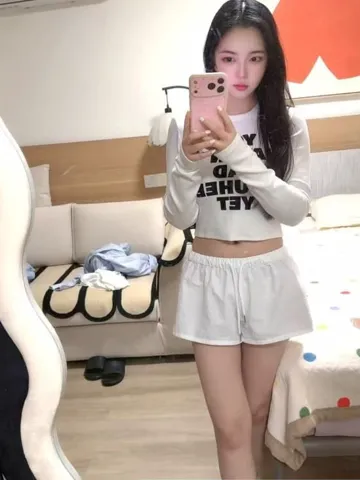 性感丰满大胸黎老师 照片3