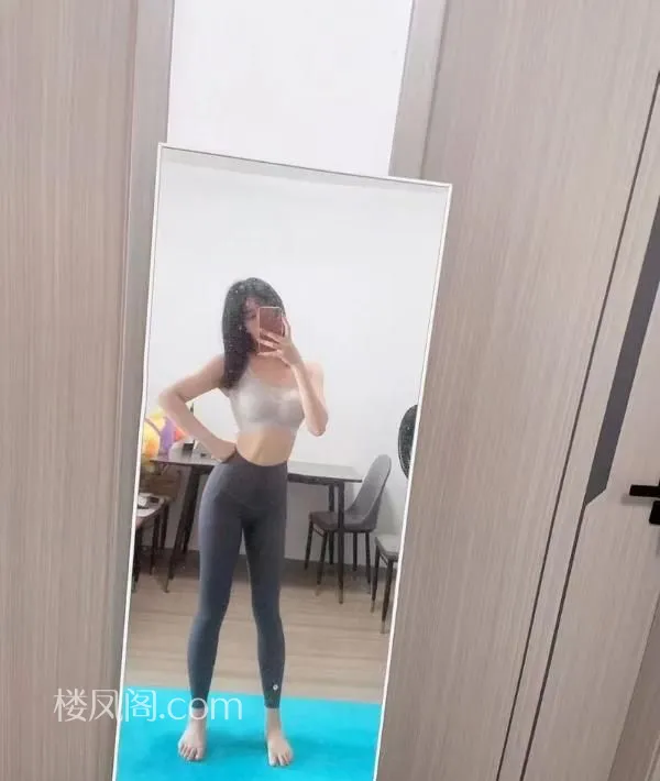 一字马瑜伽骚妹 照片4