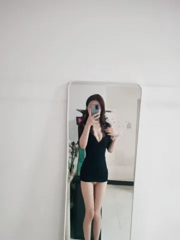 性瘾风骚鱼老师 照片2