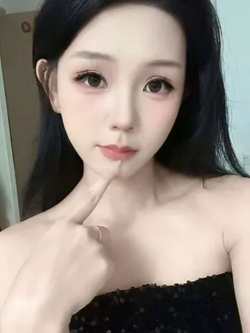 00后娇嫩小骚货 照片3