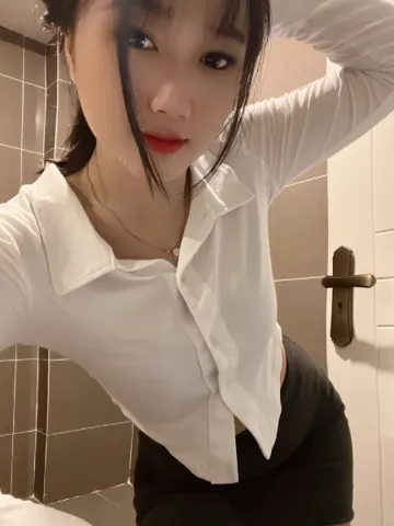 丰乳翘臀嫩妹子