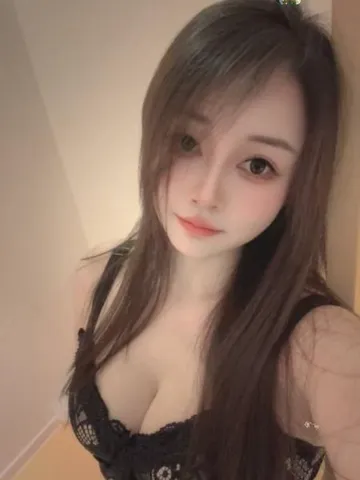 前凸后翘安妮老师 照片4