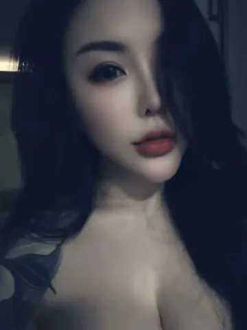 栖霞巨乳肥臀 照片2