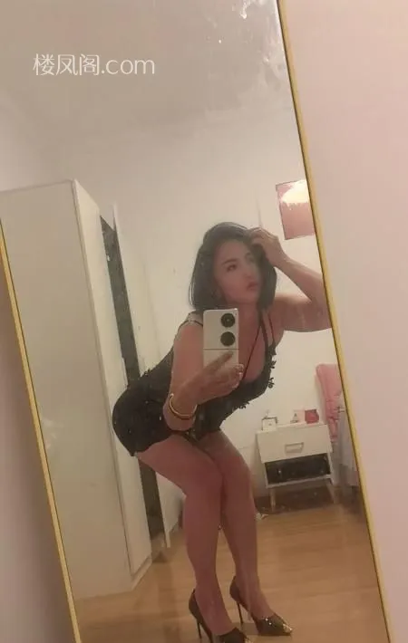 青湖骚姐毒龙波波
