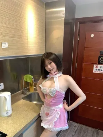 身材丰满娇小樱桃 照片2