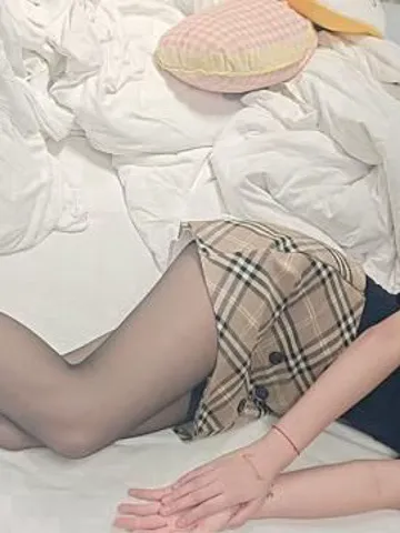 万家丽清纯嫩妹水多多 照片3