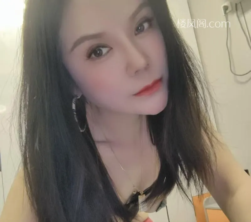 杭州性感少妇小姨 照片3