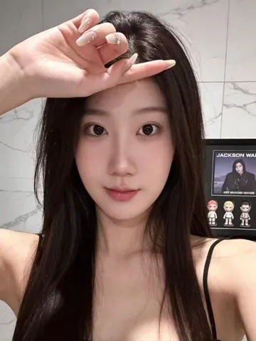 在校兼职大长腿美女