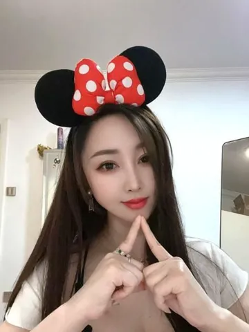 双飞大奶妹