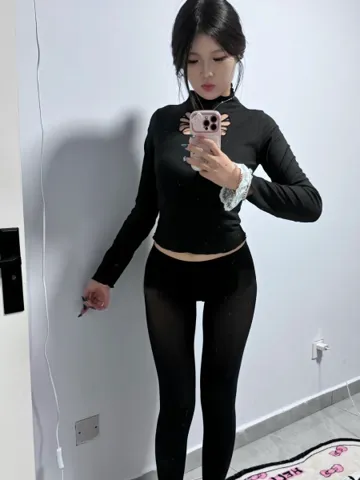 黑丝美腿奈奈 照片3