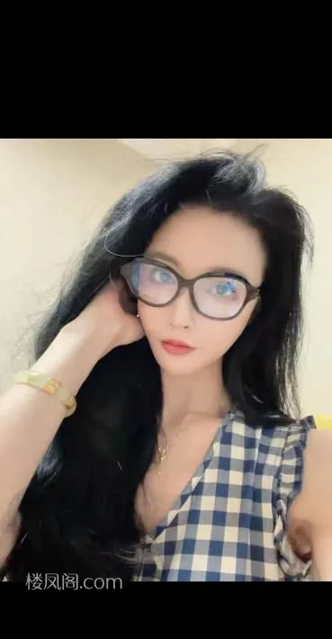 骚女大长腿小姐姐