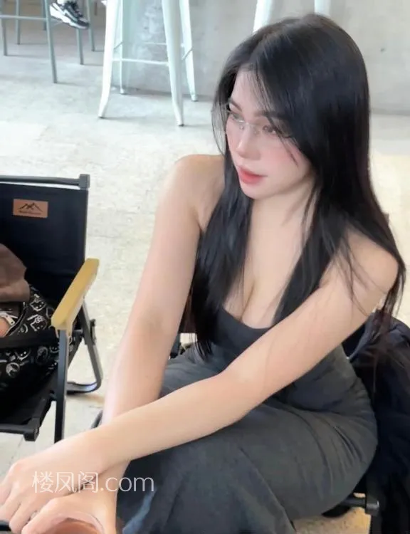 身材很好的大胸御姐 照片2