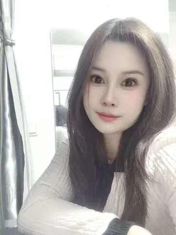 上海七宝大屁股少妇 照片4