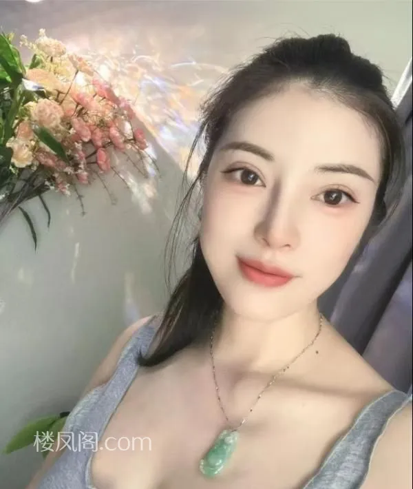 东站完美御姐羽恩 照片3