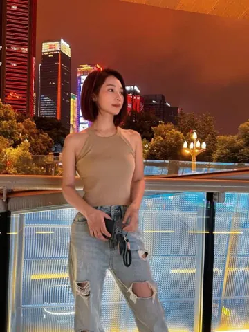 短发健身御姐