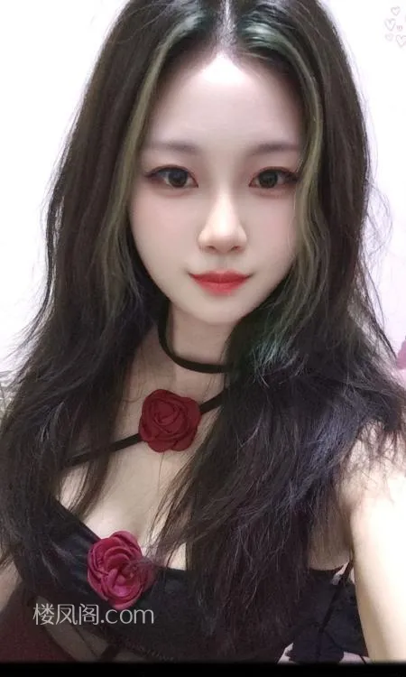 回味大胸骚女夏老师 照片3