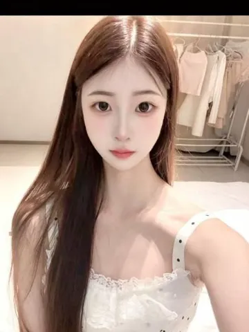 制服黑丝嫩妹 照片2