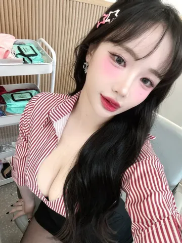 小店纯欲嫩妹夏初 照片4