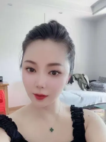 性感大奶莉莉