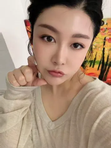 一字马颜值小姐姐