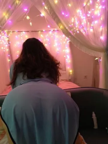 朝阳肥臀巨乳少妇 照片3