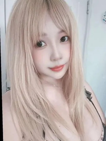 甜美多汁风骚大胸妹 照片4