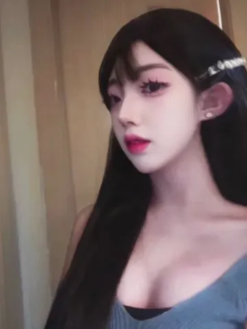 湖里水多翘臀嫩妹 照片3