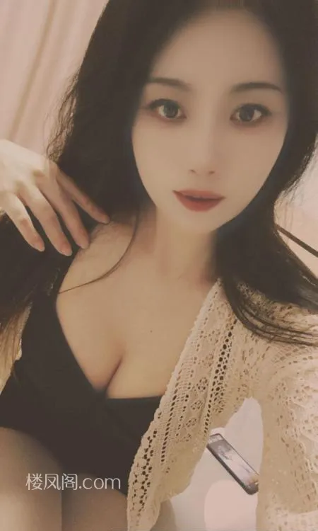 回味大胸骚女夏老师 照片2
