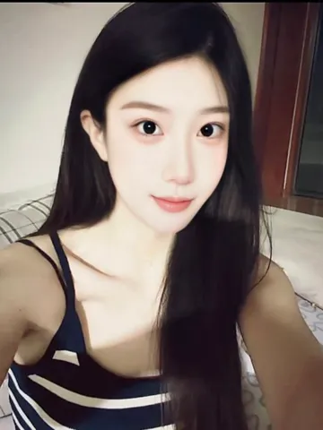 在校兼职大长腿美女 照片3