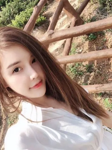 性感大胸骚魅儿 照片4