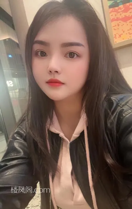 上城圆润巨乳少妇静静 照片3