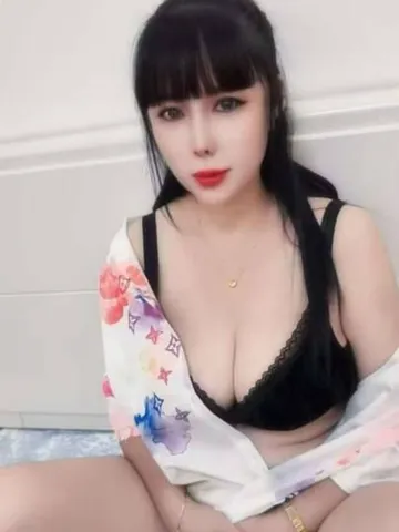周浦溪儿大胸D奶 照片2