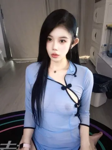 肤白粉嫩多水妹子 照片3