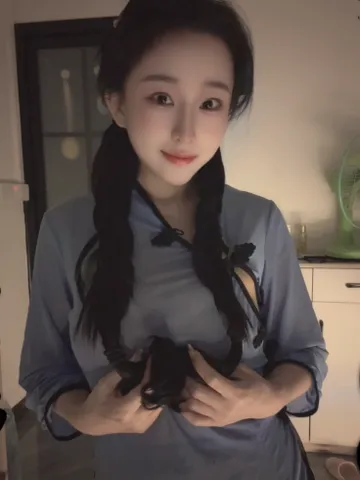 天河童颜巨乳 照片2