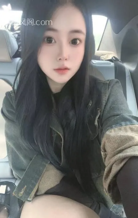 刚下海性感小姐姐 照片3