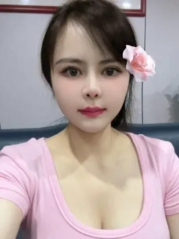 大奶榨汁少妇