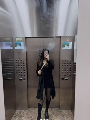在校兼职大长腿美女 照片4
