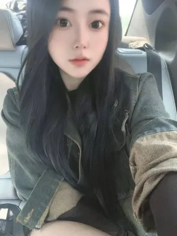 刚下海性感小姐姐 照片3