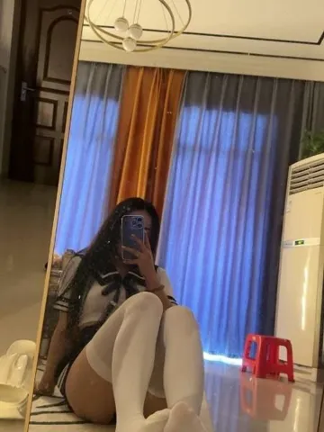 湖里长腿足交小甜心 照片3